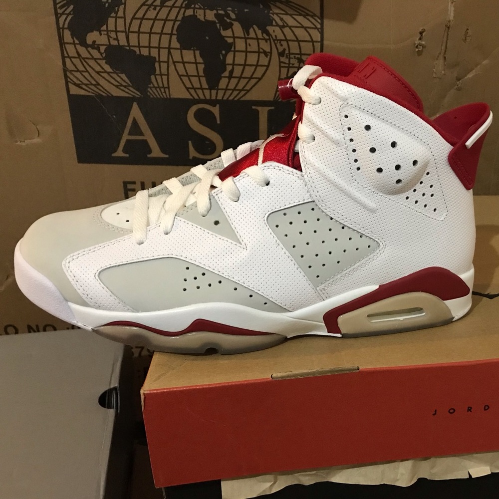 NEW IN BOX Air Jordan 6 Retro Maroon